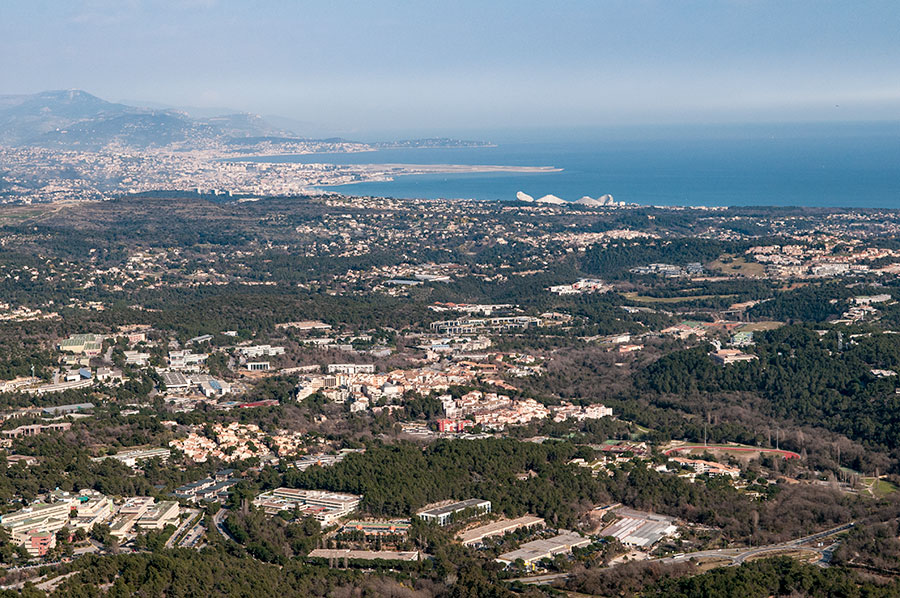 Image média: Consultation des établissements présents dans les zones d’activités économiques