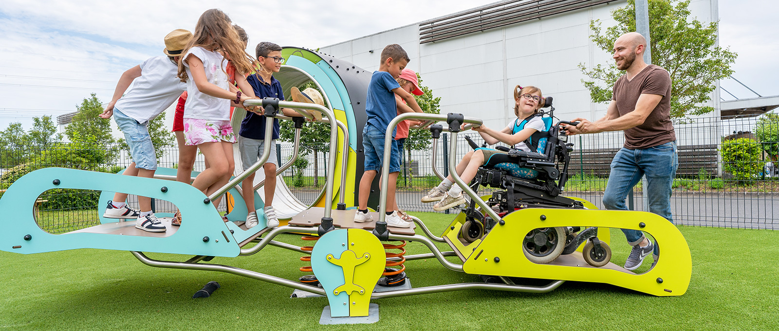 Image média: Des jeux inclusifs au parc Raspail