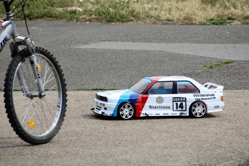 Image média: 24 - Créer un circuit pour voitures télécommandées à la dalle du marché