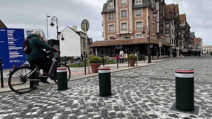 DEAUVILLE.avif