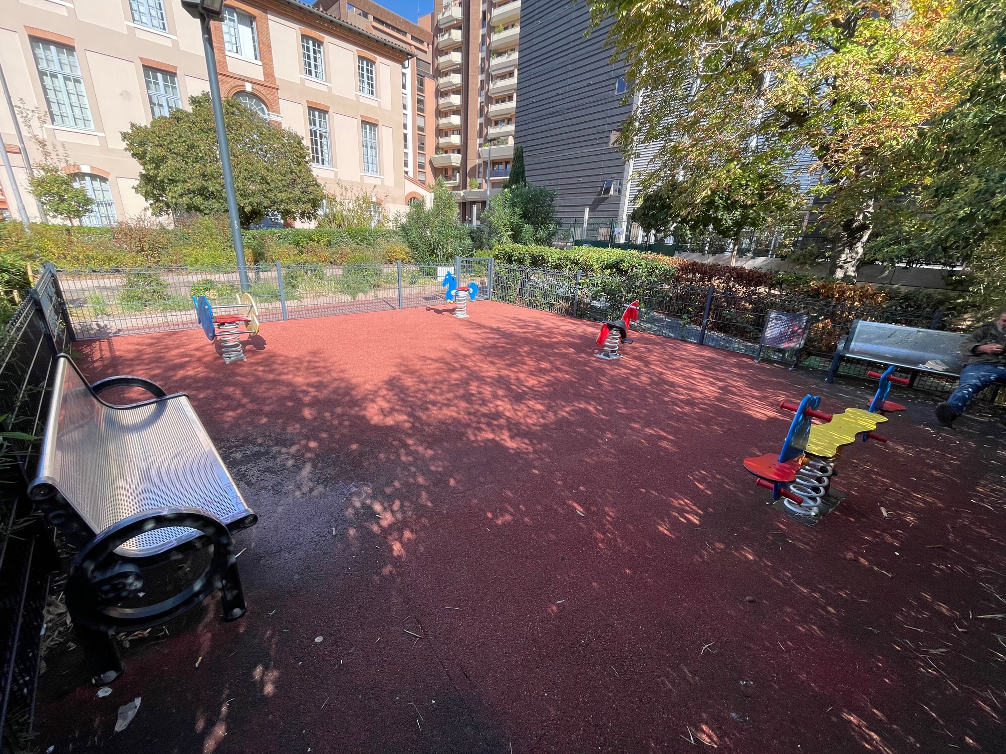 Image média: Un nouvel aménagement dans les jardins de la place Dupuy