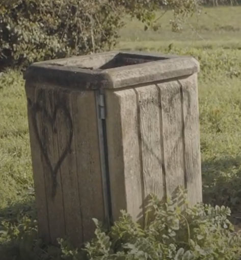 Image média: Le mobilier de propreté - les corbeilles et distributeurs de sac à déjections