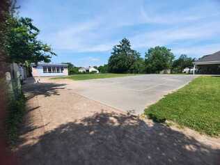 Amenagemnet d un espace pour faire l ecole dehors.jpg