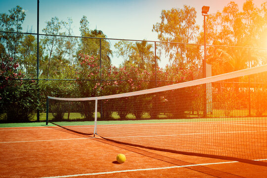 Image média: Restauration du terrain de tennis de Vallères