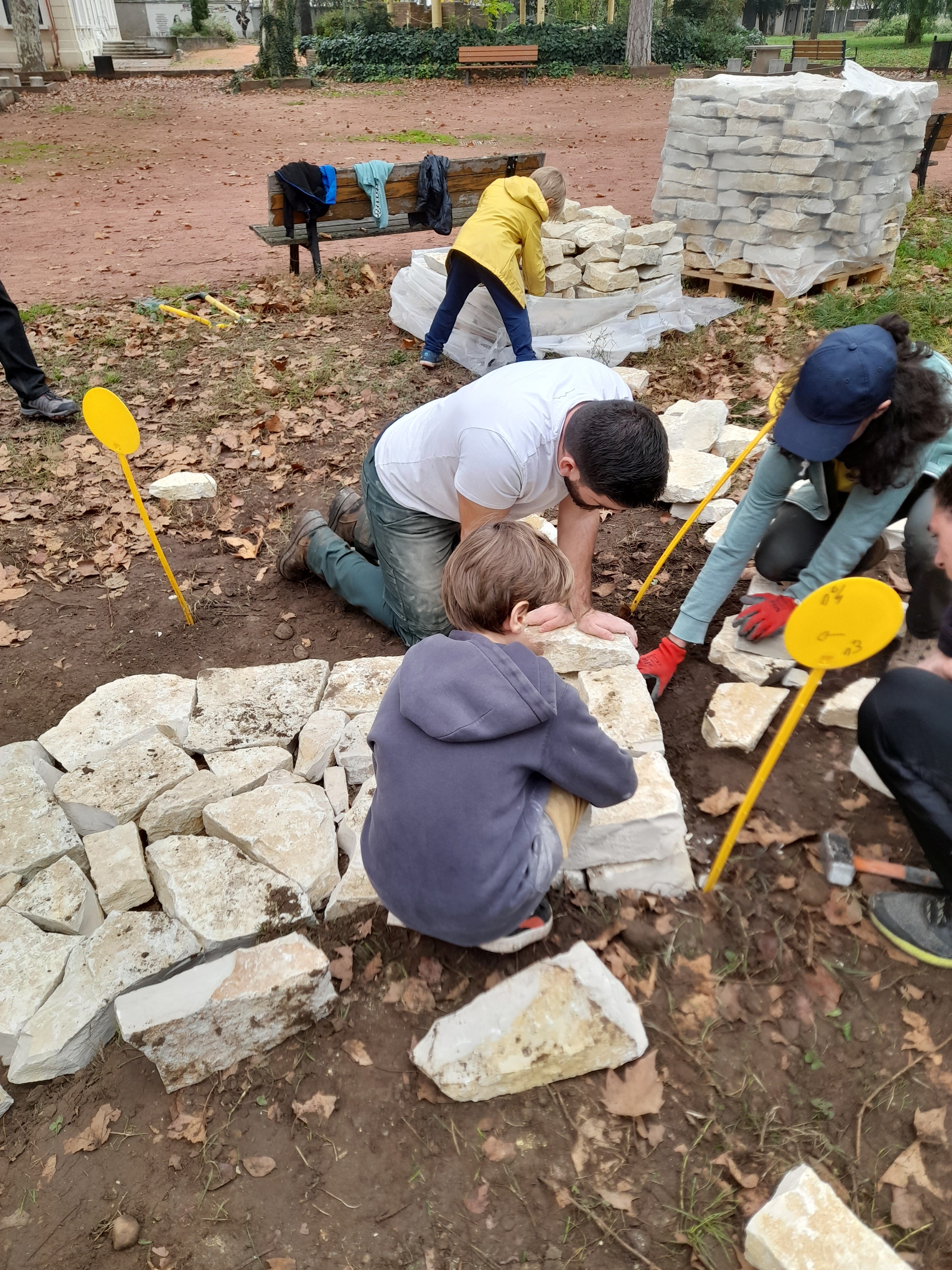 MuretPierresDroitHommes